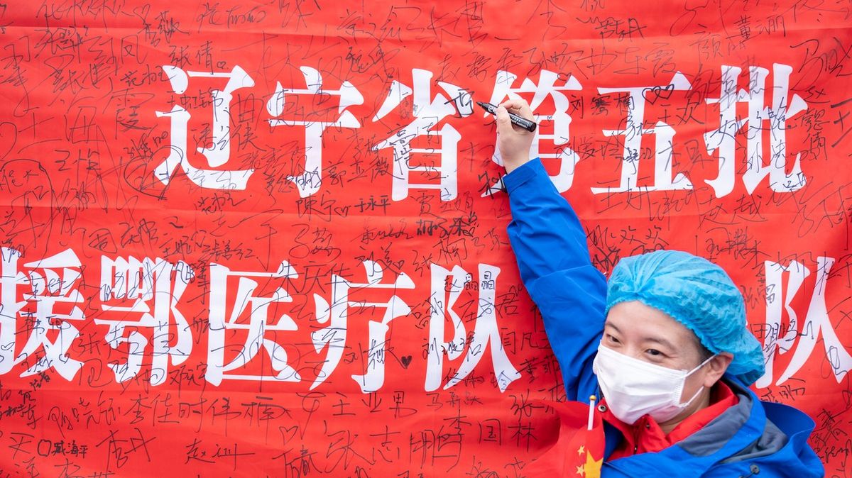 Čínský koronazázrak: Nepředstavitelný lockdown i stěží uvěřitelná čísla